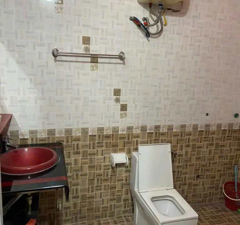 z6405175160117_cc4695002876a36a47f272f3d18aa54d