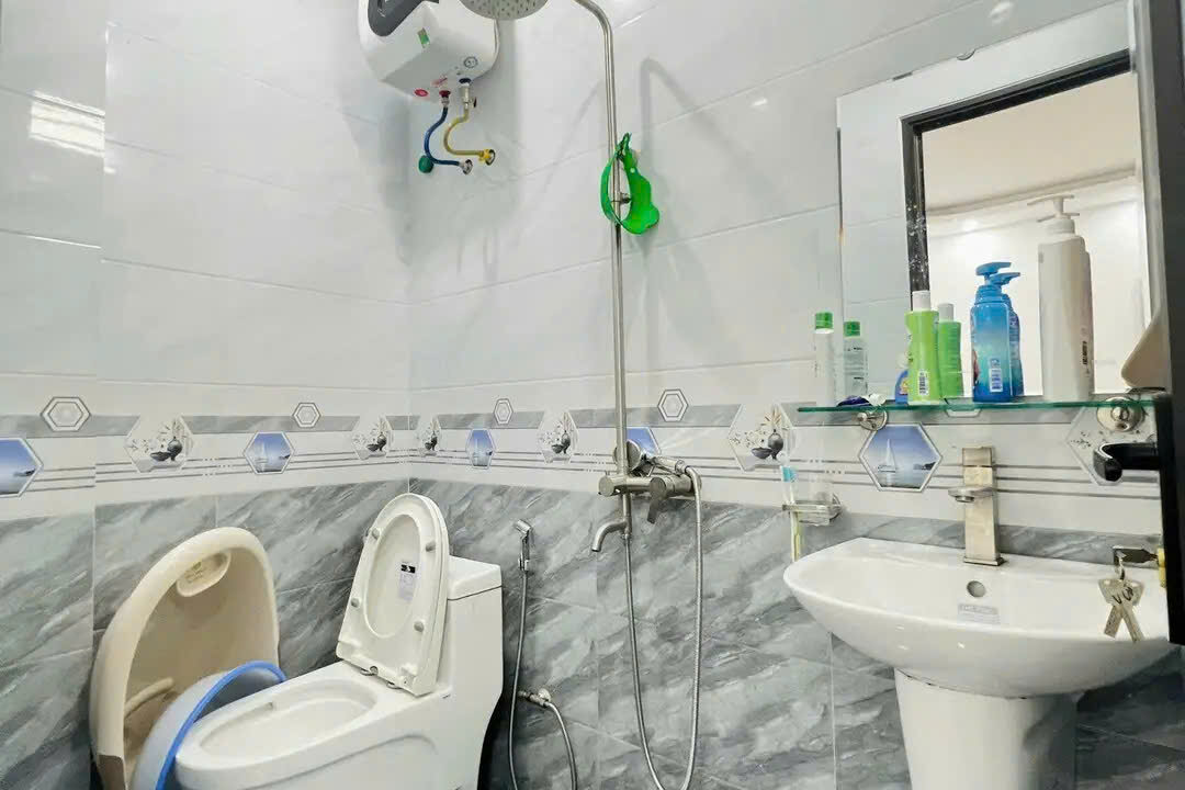 z6454310459018_70565fcf422a537fcfe38bd670f061a8