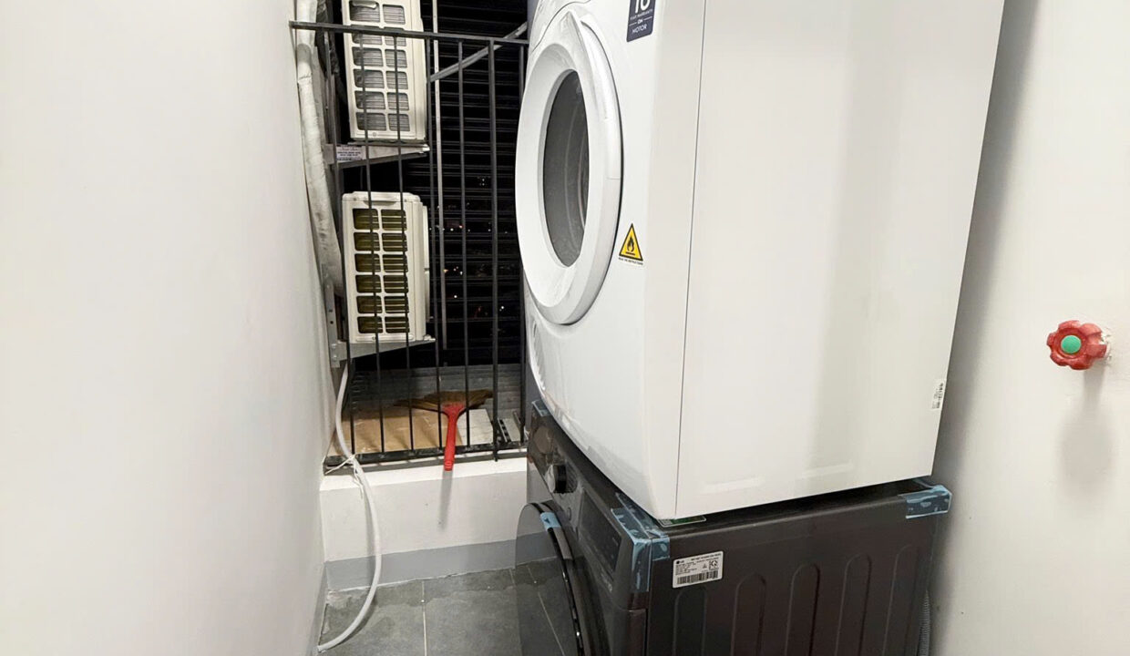 z7491248716261_e8eb947a9dea610c1878adf3e45557df