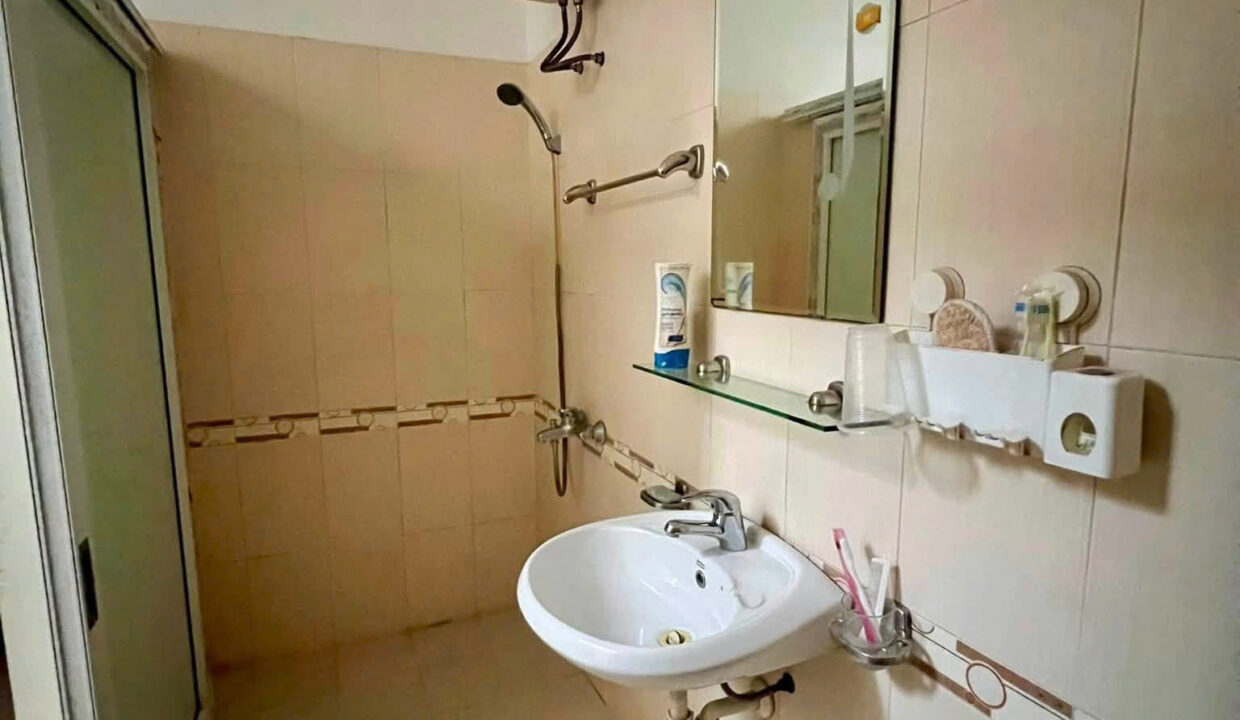 z7757016555916_b94403f25a43a54d9c73941e436355fc