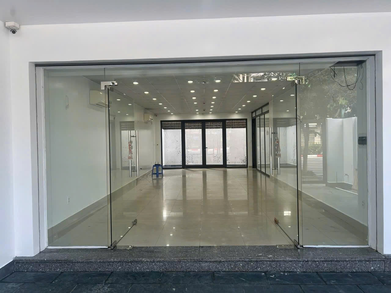 MT1989. CHO THUÊ NHÀ MẶT ĐƯỜNG PHẠM VĂN ĐỒNG 120M2 MẶT TIỀN 7.5M KINH DOANH SẠCH SẼ CÓ THANG MÁY